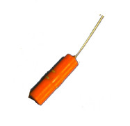 OFS-1光纖水聽器它通過高靈敏度的光學(xué)相干檢測原理，可以達(dá)到較高的探測靈敏度和較寬動(dòng)態(tài)范圍，將水聲振動(dòng)轉(zhuǎn)換成光信號，通過光纖傳至信號處理系統(tǒng)提取聲信號信息，具有靈敏度高、頻帶響應(yīng)寬、抗電磁干擾、耐惡劣環(huán)境、結(jié)構(gòu)輕巧、易于遙測和構(gòu)成大規(guī)模陣列等特點(diǎn)，它屬于新型水聽器的一種，已經(jīng)逐漸從早期的實(shí)驗(yàn)室研究階段邁向工程應(yīng)用。